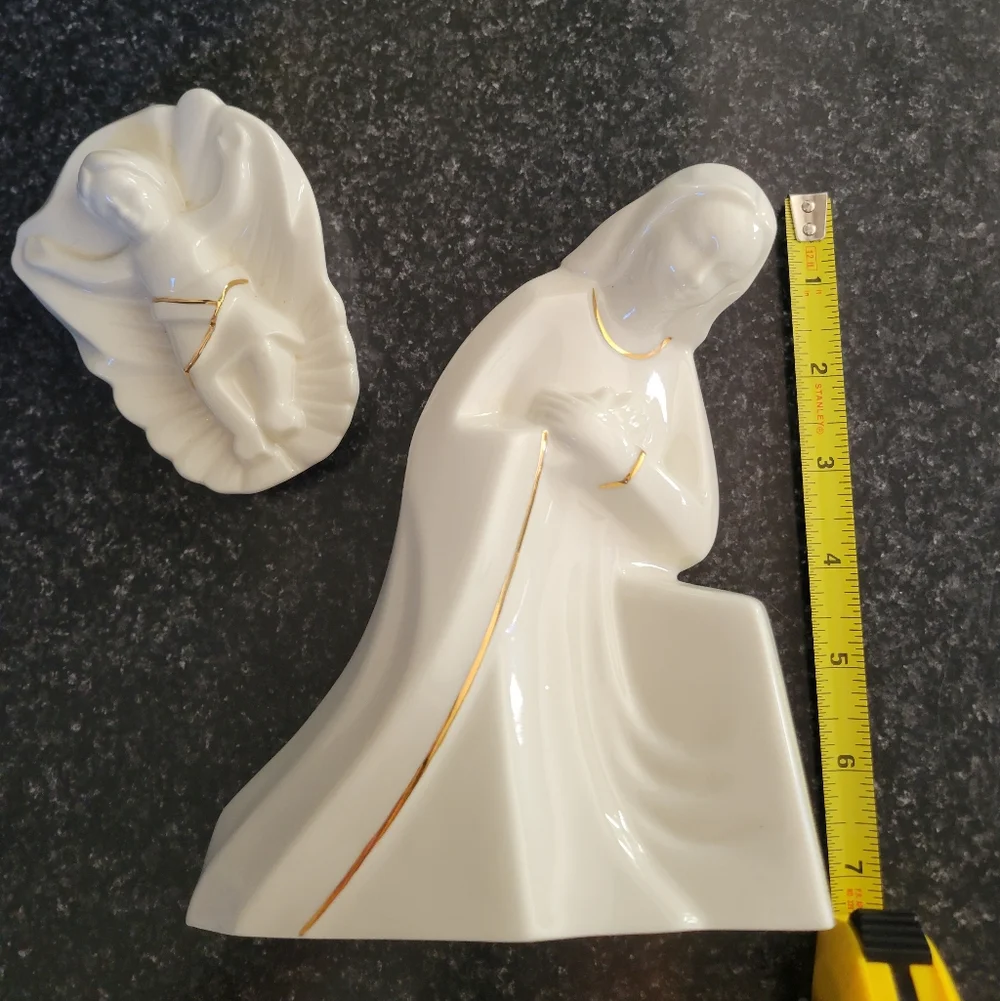 Mikasa Christmas Nativity Scene Holy Night Porcelain Ornaments Set 2 Figurines